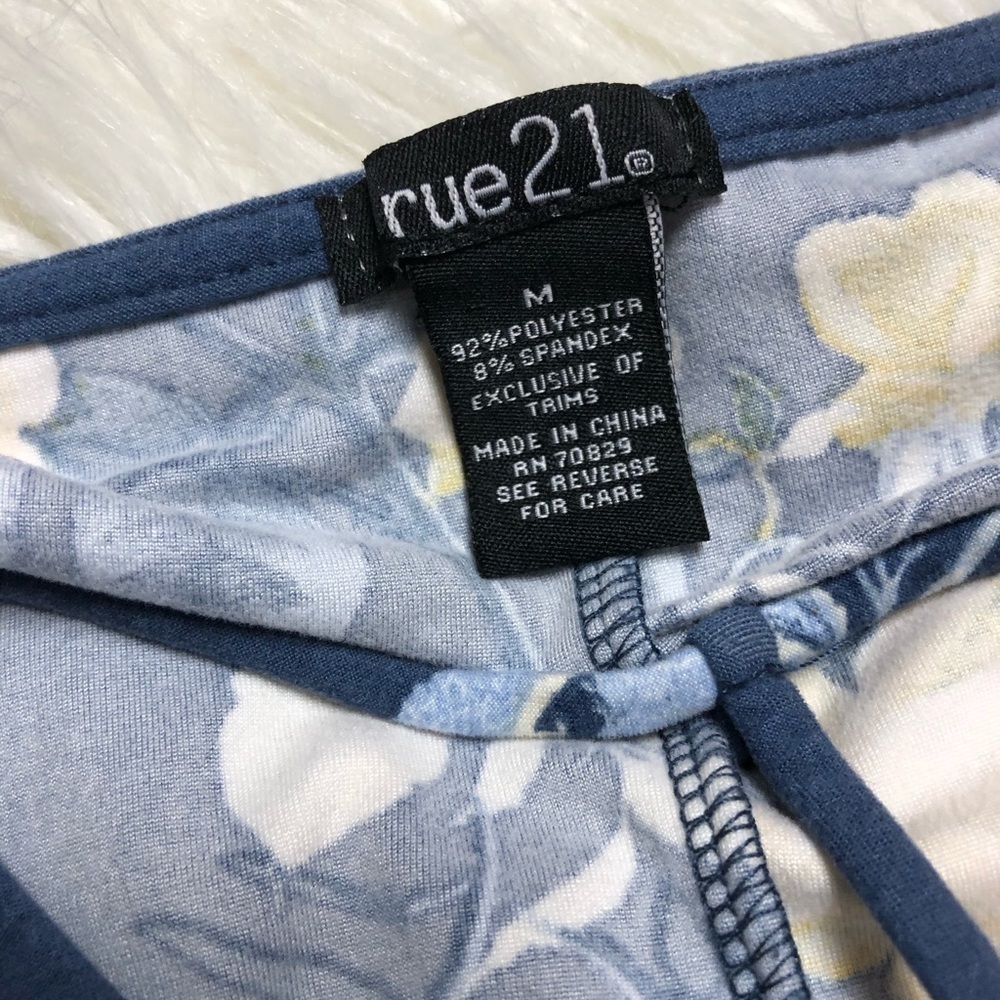 RUE21 FLORAL 3/4 SLEEVE DRESS - Picture 4 of 4